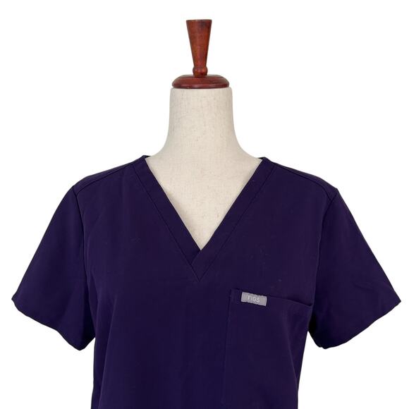 FIGS Women's Scrub Top Medium Purple Pockets Uniform Medical Short Sleeve (8) - Picture 2 of 10